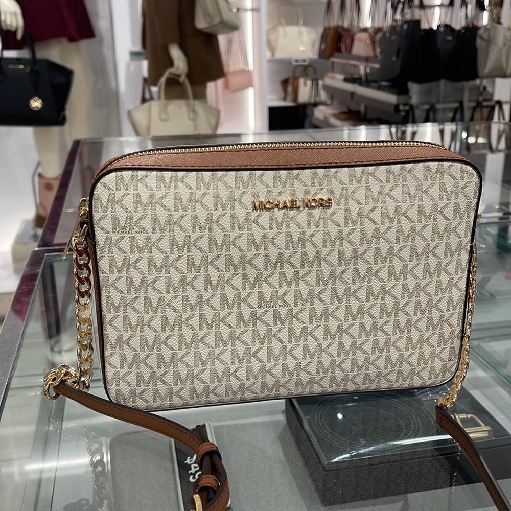 Michael Kors Jet Set Item Large East West Zip Crossbody Vanilla Signature - Picture 12 of 16